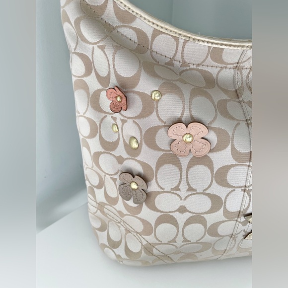 Coach Floral Hobo Bag - Picture 9 of 16